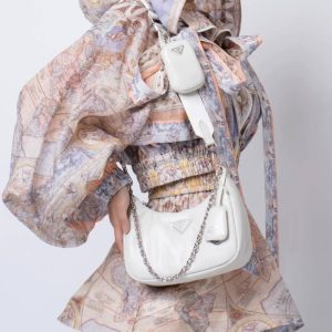 Tas Prada Ini Menjadi Incaran Pecinta Fashion Di Seluruh Dunia
