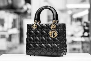Tas Branded Wanita Yang Terkenal Awet