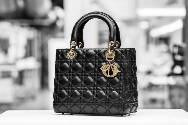 Tas Branded Wanita Yang Terkenal Awet