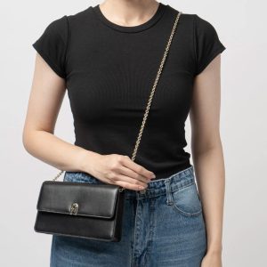 Tas Furla yang Keren untuk Tampil Sempurna